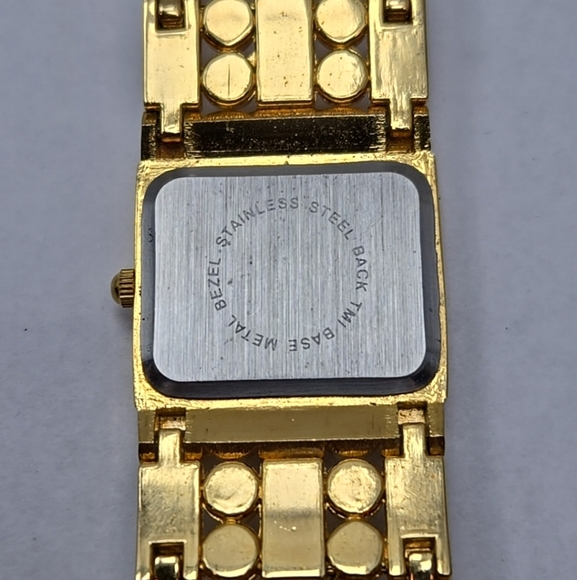 Womens Park Lane Gold Tone Watch Swarovski Crystal Bracelet New Battery Runs - Picture 9 of 9